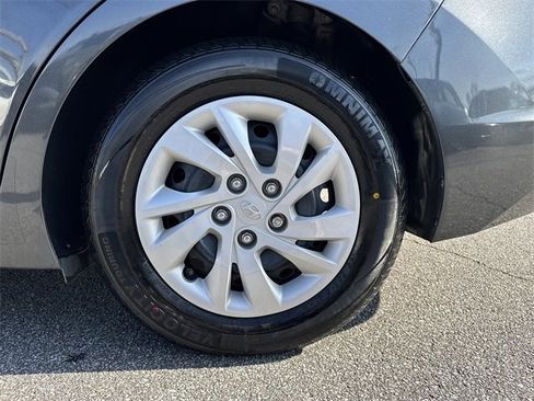 Used 2020 Hyundai Elantra SE w/ Cargo Package (C1) image 19