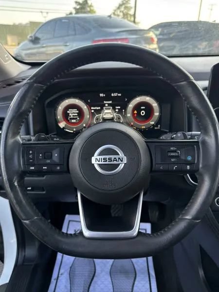 Used 2021 Nissan Rogue Platinum FWD image 27
