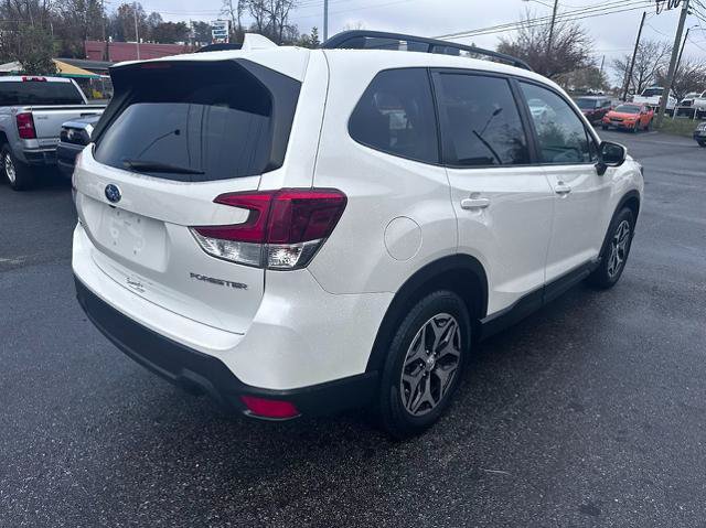 Used 2019 Subaru Forester Premium AWD/4WD image 3