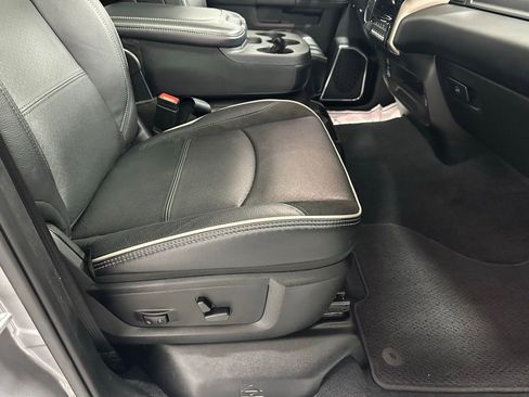 Used 2024 RAM 3500 Laramie image 57