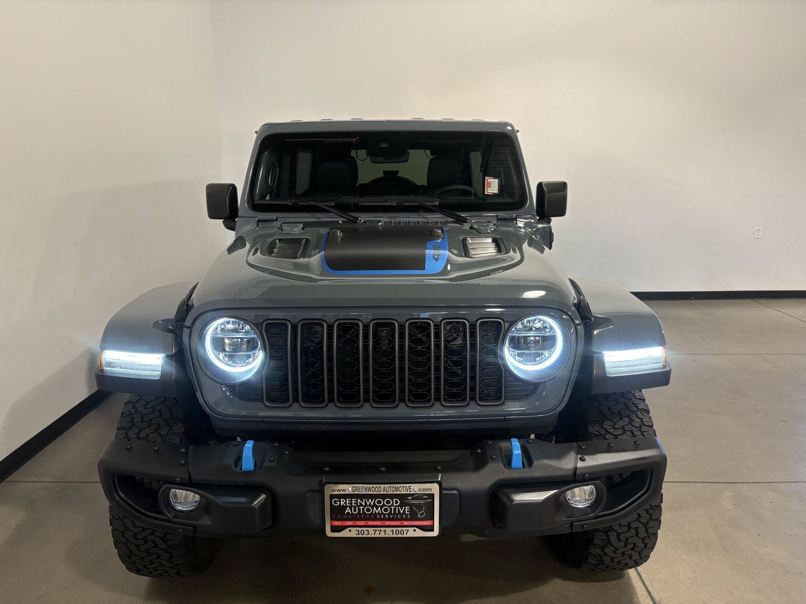 Used 2024 Jeep Wrangler Unlimited Rubicon 4xe AWD/4WD image 9