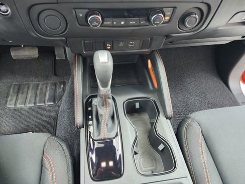 Used 2025 Nissan Frontier Pro-X image 25