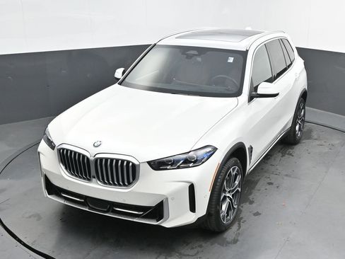 Certified 2025 BMW X5 sDrive40i w/ Parking Assistance Package image 44
