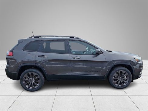 Used 2021 Jeep Cherokee Latitude Lux 80th Anniv w/ Quick Order Package 26U 80TH image 8