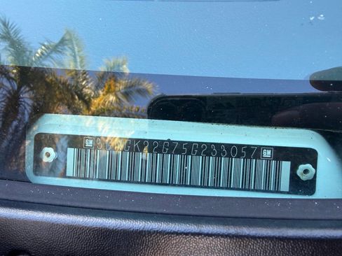 Used 2005 Chevrolet Avalanche 2500 w/ Preferred Equipment Group image 47