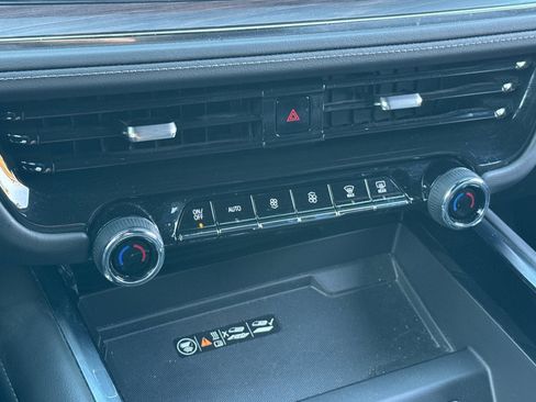 Used 2025 Chevrolet Tahoe Z71 image 30