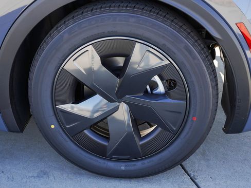 New 2026 Toyota Prius LE image 13