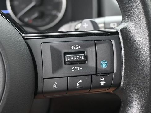 Used 2023 Nissan Rogue SV image 16