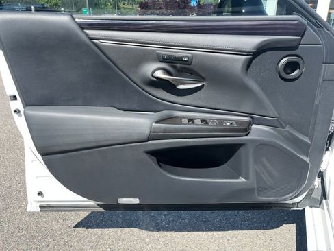 Used 2019 Lexus ES 350 w/ Accessory Package 2 FWD image 16