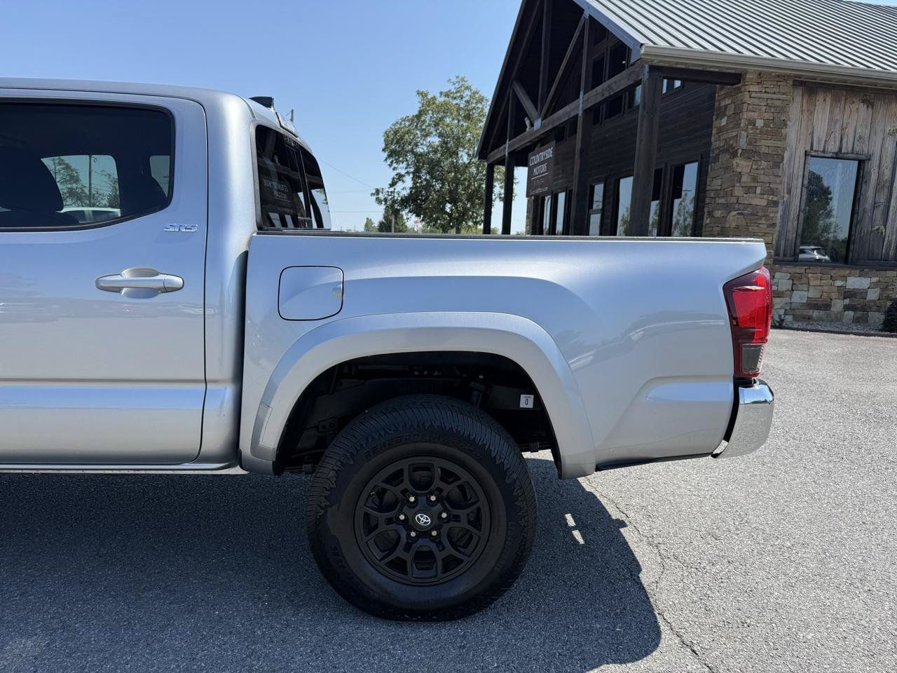Used 2020 Toyota Tacoma SR5 RWD image 37
