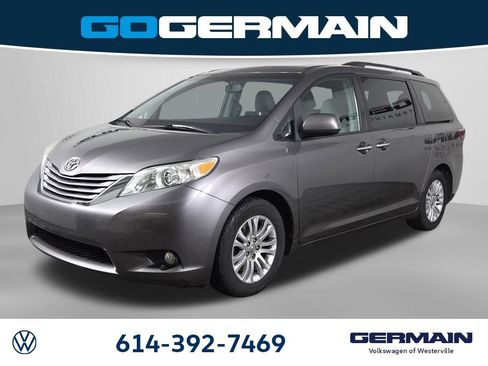 Used 2016 Toyota Sienna XLE Premium image 1