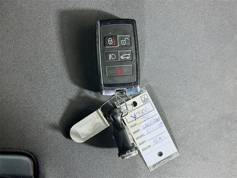 Used 2020 Land Rover Discovery Landmark image 35