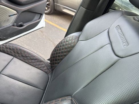 Used 2025 Jeep Grand Cherokee Summit image 14