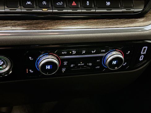 Used 2024 GMC Sierra 1500 Elevation image 24