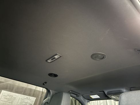 Used 2023 Chevrolet Suburban LT RWD image 36