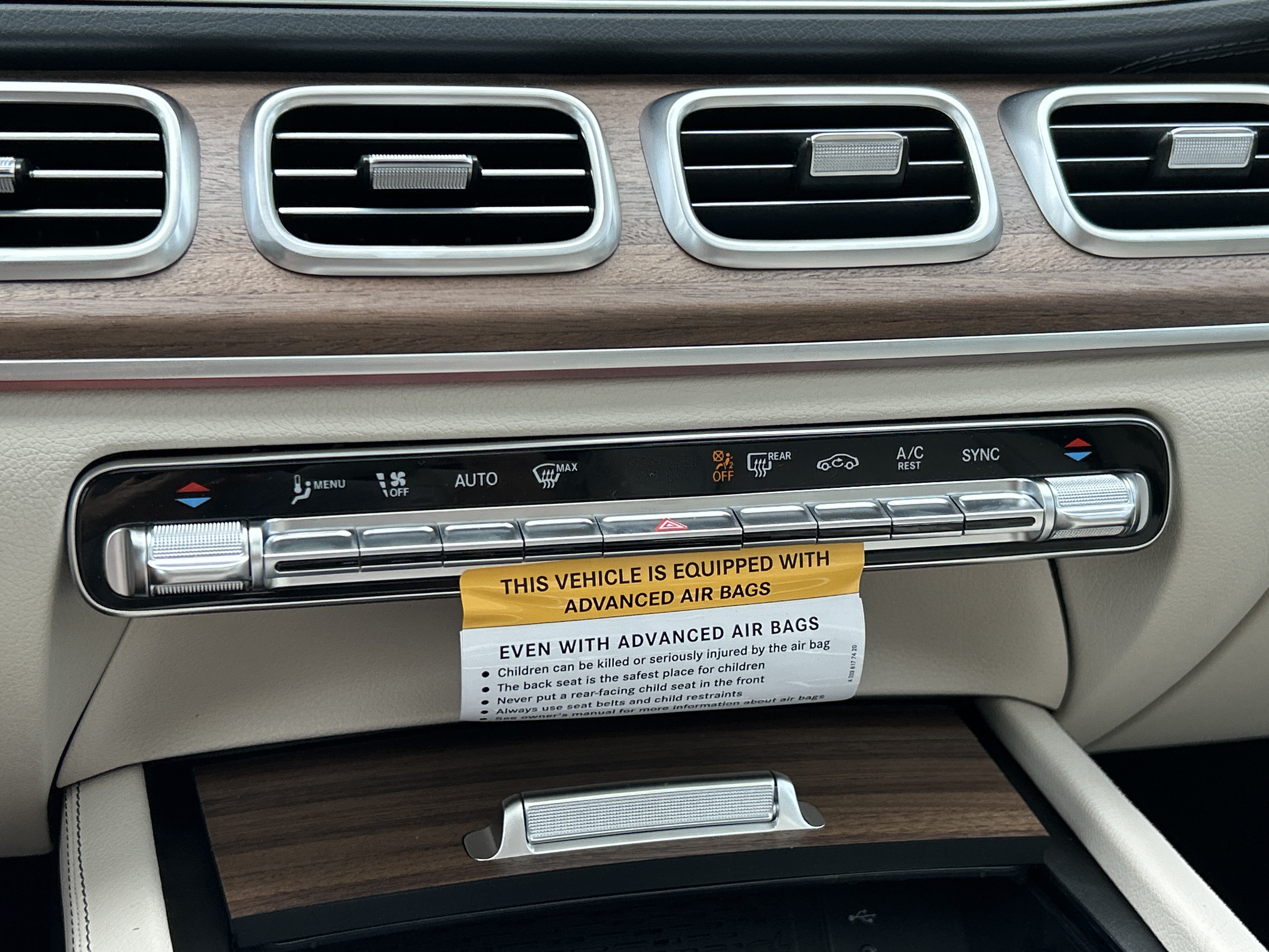 New 2026 Mercedes-Benz GLS 450 4MATIC image 31
