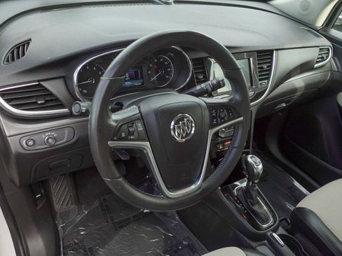 Used 2021 Buick Encore Preferred image 10
