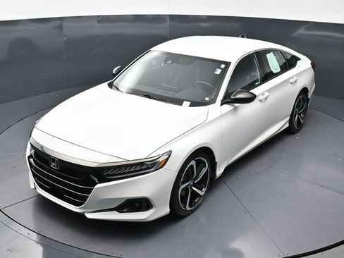 Used 2022 Honda Accord Sport image 9