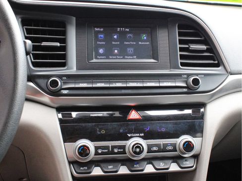 Used 2020 Hyundai Elantra SE w/ Cargo Package (C1) FWD image 21