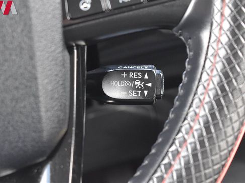 Used 2022 Toyota Prius XLE image 14