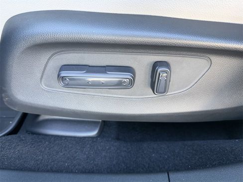 New 2026 Honda HR-V EX-L image 17