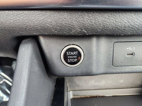 Used 2023 Nissan Rogue SV FWD image 21