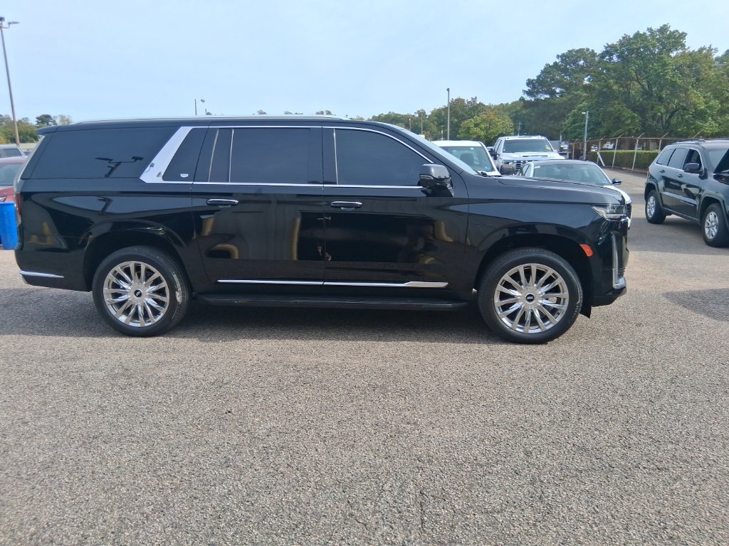 Used 2023 Cadillac Escalade ESV Premium Luxury AWD/4WD image 4