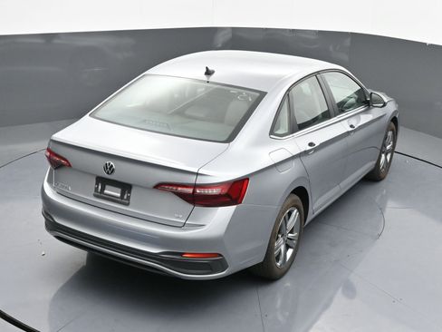 Used 2024 Volkswagen Jetta SE image 35