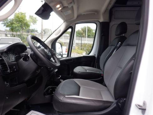 Used 2025 RAM ProMaster 3500 w/ Convenience Group FWD image 12
