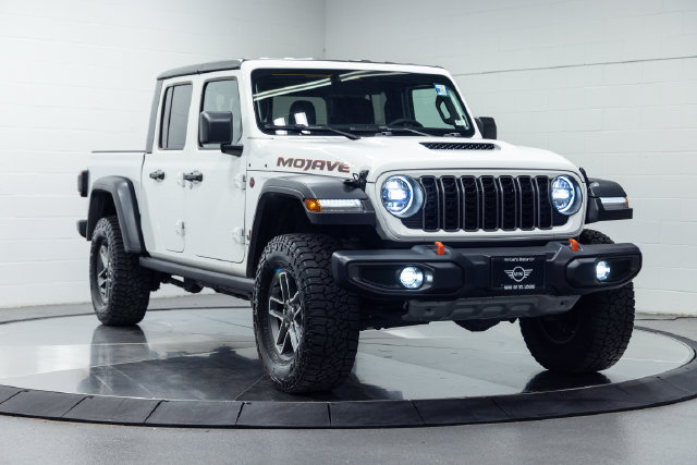 Used 2026 Jeep Gladiator Mojave AWD/4WD image 4