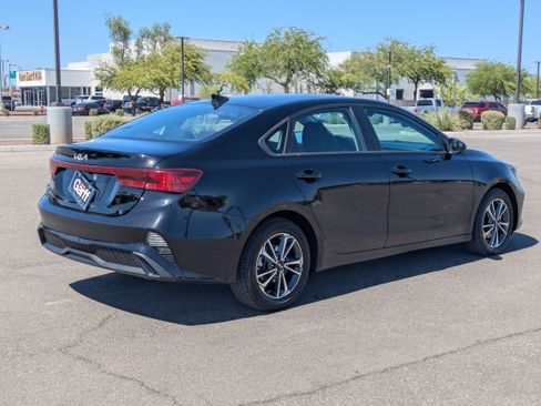 Certified 2024 Kia Forte LXS FWD image 5