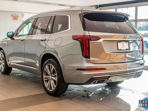 Certified 2025 Cadillac XT6 Premium Luxury image 8