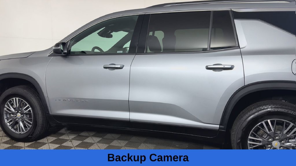 Used 2026 Chevrolet Traverse LT AWD/4WD image 8