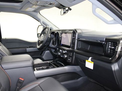 New 2026 Ford F250 Lariat w/ Black Appearance Package image 31