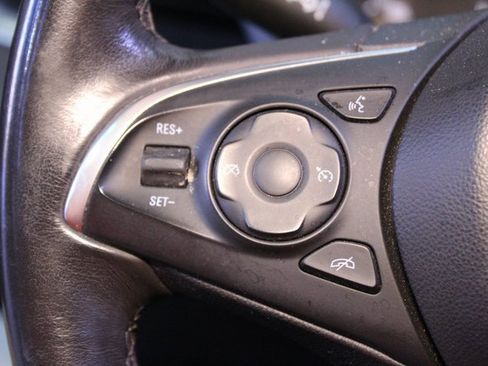 Used 2020 Buick Enclave Essence image 24