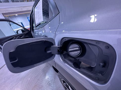 Used 2023 Chevrolet TrailBlazer RS w/ Convenience Package image 38