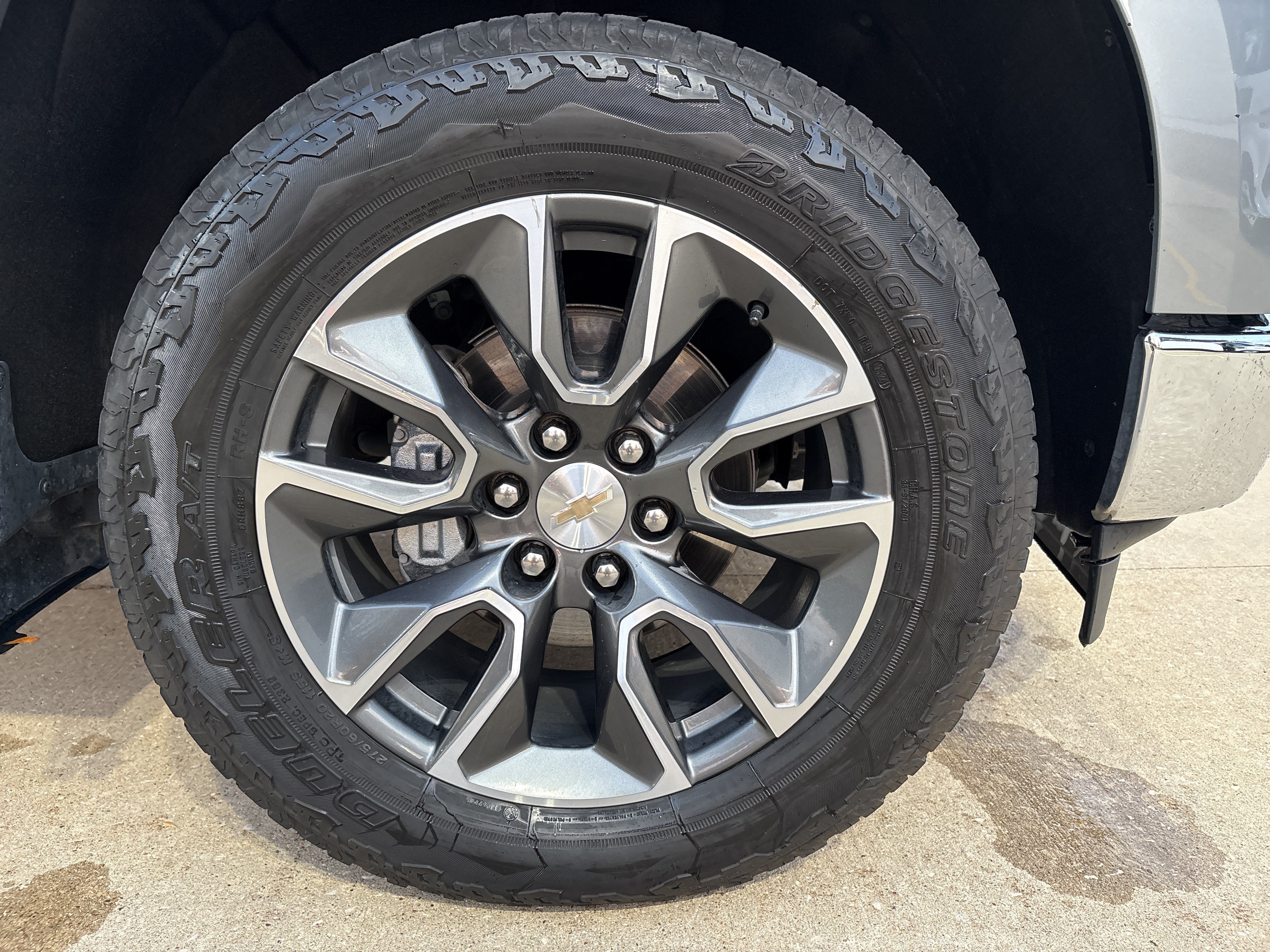 Used 2024 Chevrolet Silverado 1500 LT AWD/4WD image 9