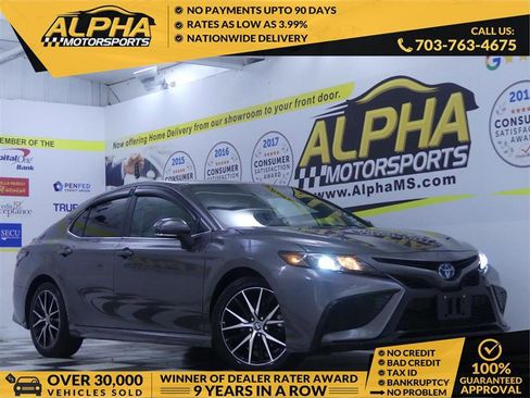 Used 2023 Toyota Camry SE image 1