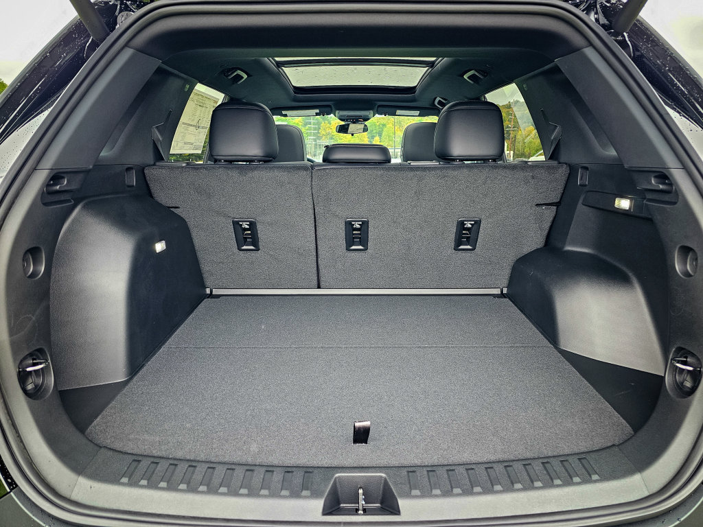 New 2027 GMC Terrain Elevation w/ Elevation Premium Package AWD/4WD image 36