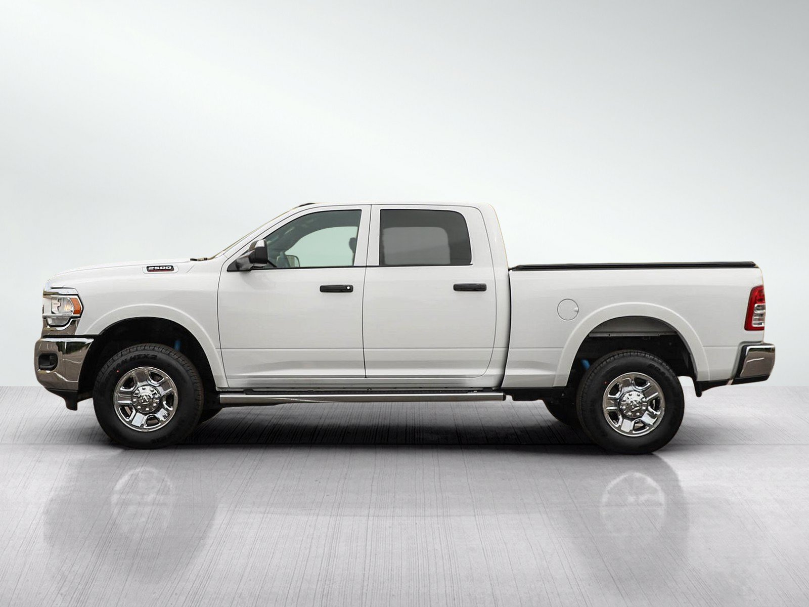 Used 2022 RAM 2500 Tradesman AWD/4WD image 2