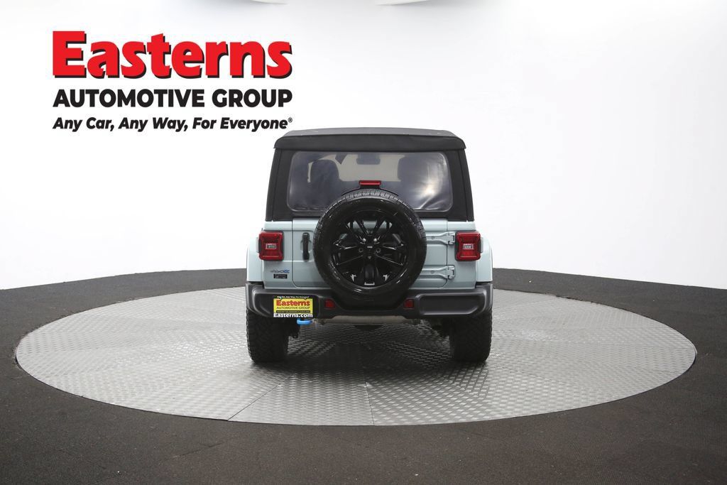 Used 2024 Jeep Wrangler Unlimited Sahara w/ Technology Group AWD/4WD image 36