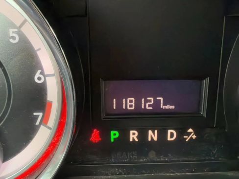 Used 2018 Dodge Grand Caravan SE image 16