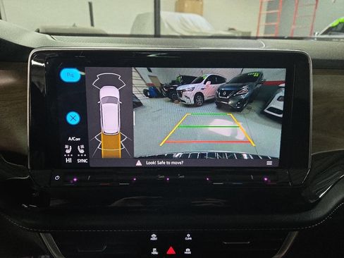 Used 2024 Volkswagen Atlas SE image 17