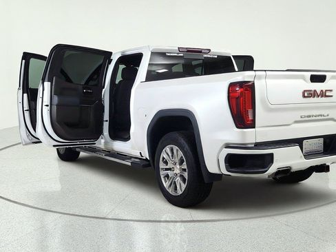 Used 2022 GMC Sierra 1500 Denali w/ Driver Alert Package II AWD/4WD image 12