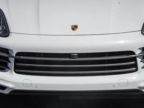 Used 2023 Porsche Cayenne Platinum Edition AWD/4WD image 7
