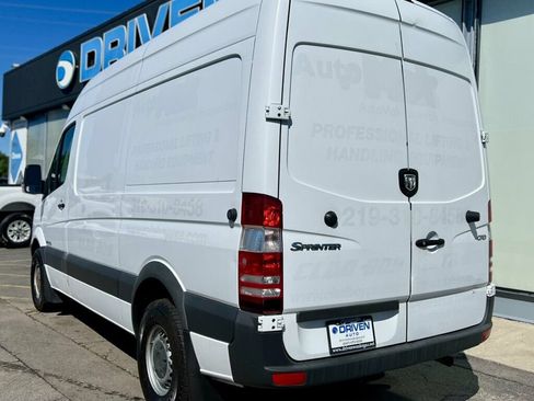 Used 2008 Dodge Sprinter 2500 RWD image 3