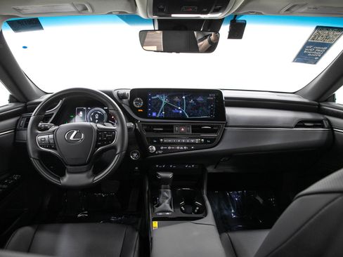 Used 2025 Lexus ES 300h FWD image 14
