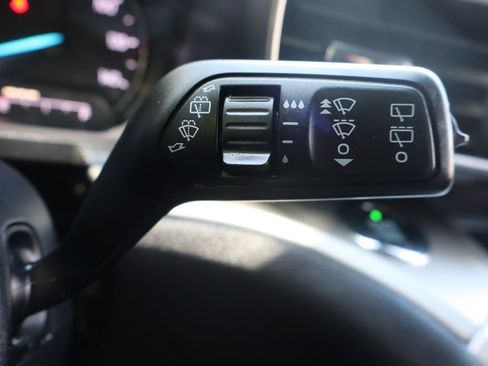 Used 2021 Ford Explorer XLT w/ Equipment Group 202A AWD/4WD image 34