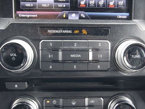 Used 2015 Ford F150 Platinum w/ Equipment Group 701A Luxury image 30