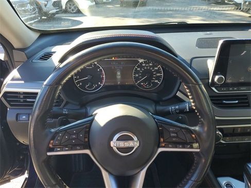 Used 2023 Nissan Altima 2.5 SR image 16
